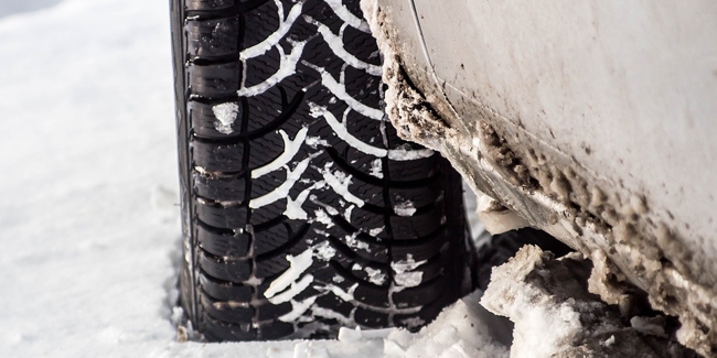 eTyre, des chaussettes à clous de pneus de vélo pour la neige sur